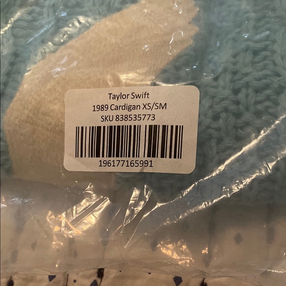 🩵1989 Taylor Swift Cardigan~Brand New🩵 - Picture 2 of 4